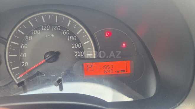 Nissan Micra-9