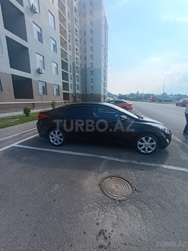 Hyundai Elantra-19
