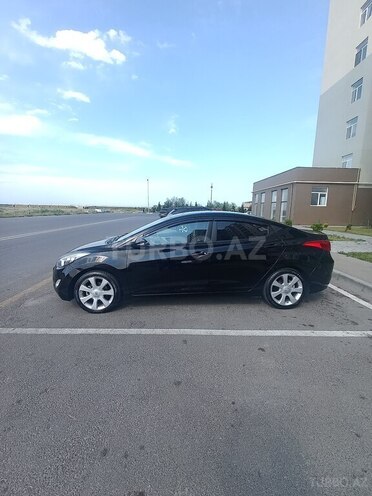 Hyundai Elantra-18
