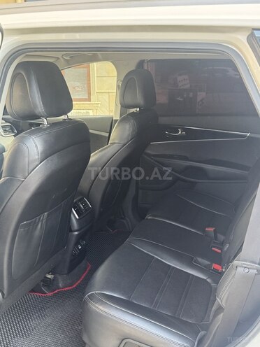 Kia Sorento-9