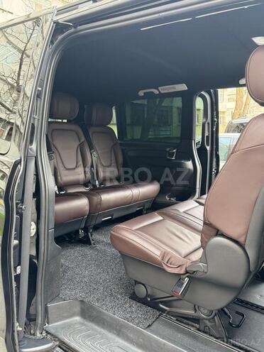 Mercedes Metris-10