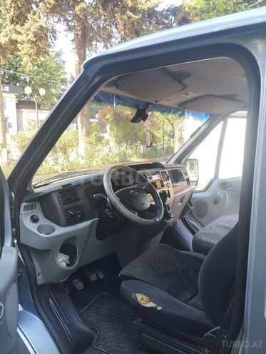 Ford Transit-2