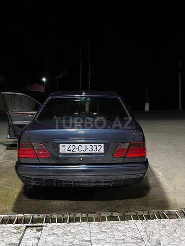 Mercedes E 230-6