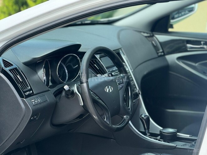 Hyundai Sonata-6