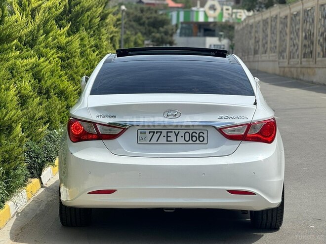 Hyundai Sonata-5