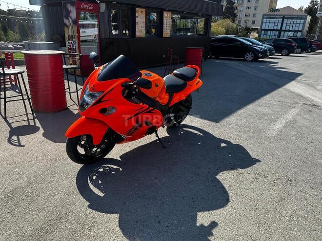 Suzuki GSX 1300 R Hayabusa-5