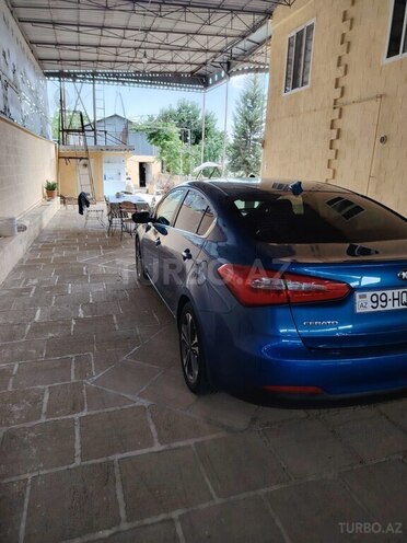 Kia Cerato-5