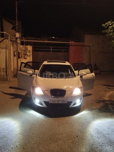 SEAT Leon-1