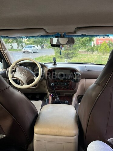 Toyota Land Cruiser-6