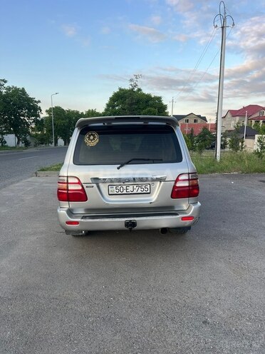 Toyota Land Cruiser-9