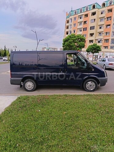 Ford Transit-17