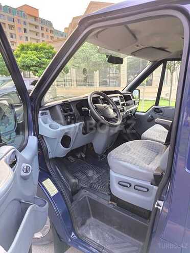 Ford Transit-16