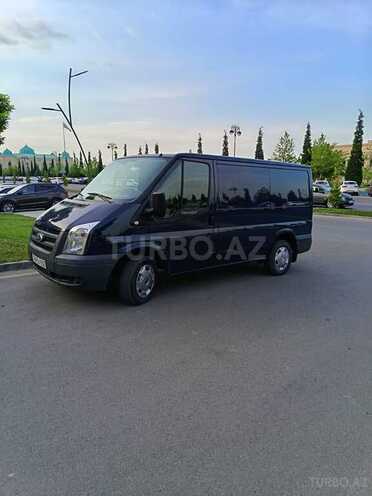 Ford Transit-10