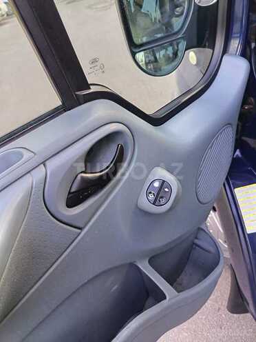 Ford Transit-15