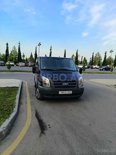 Ford Transit-7