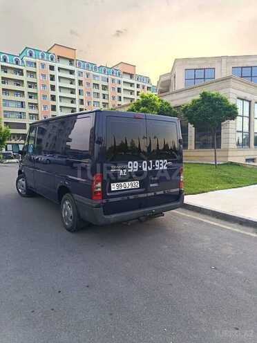 Ford Transit-9