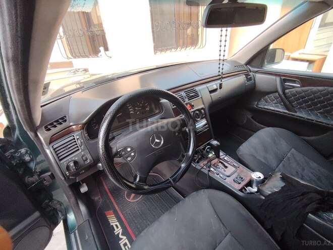 Mercedes E 220-3