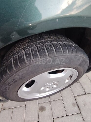 Mercedes E 220-4