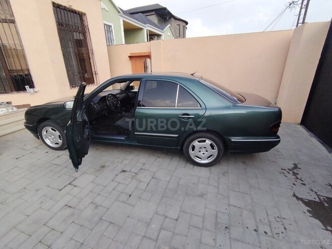 Mercedes E 220-7