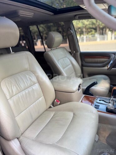 Lexus LX 470-17
