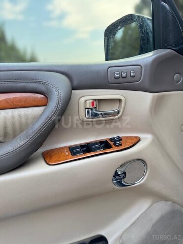 Lexus LX 470-16