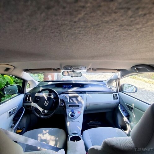 Toyota Prius-7