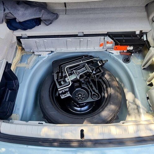 Toyota Prius-8