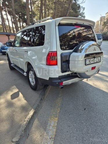 Mitsubishi Pajero-2