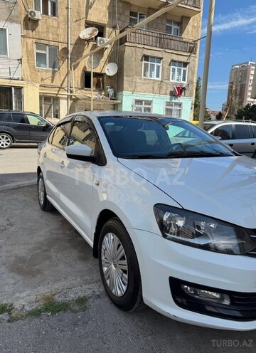 Volkswagen Polo-3