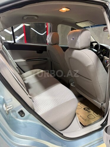 Hyundai Accent-15