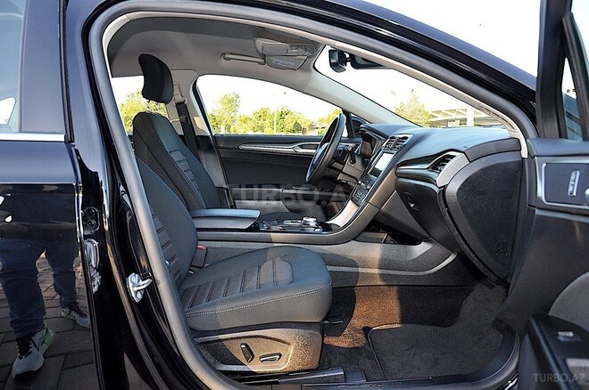 Ford Fusion (North America)-18