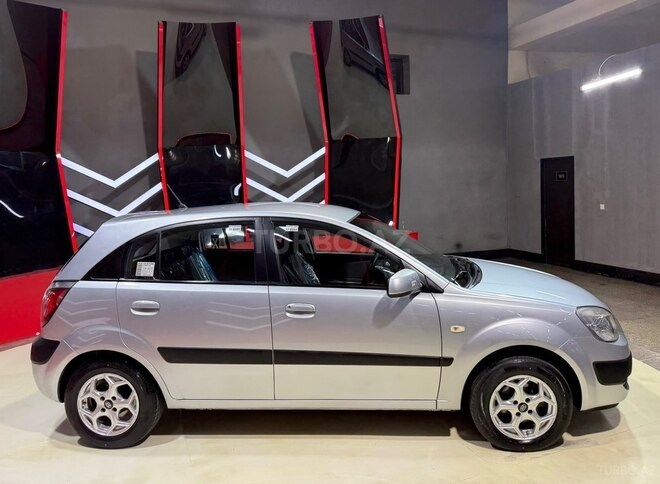 Kia Rio-5