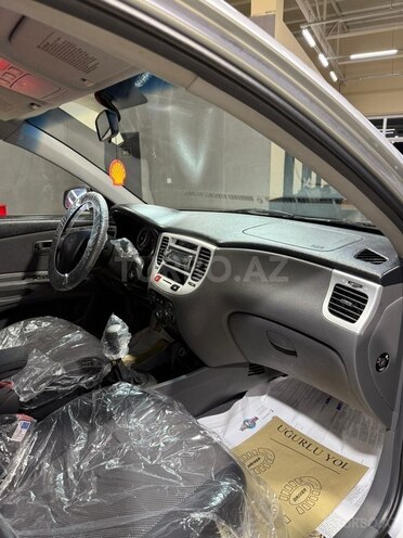 Kia Rio-11