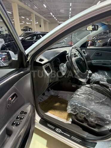 Kia Rio-10