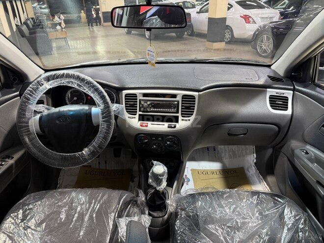 Kia Rio-12