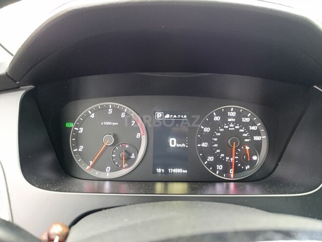 Hyundai Sonata-2