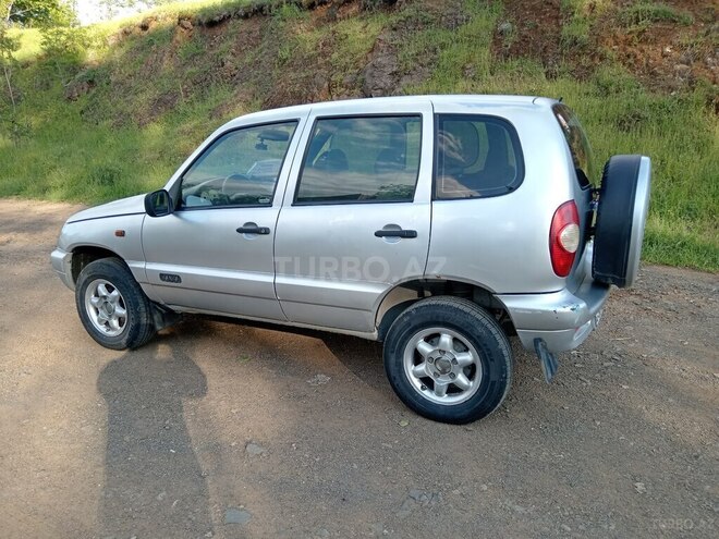 Chevrolet Niva-2