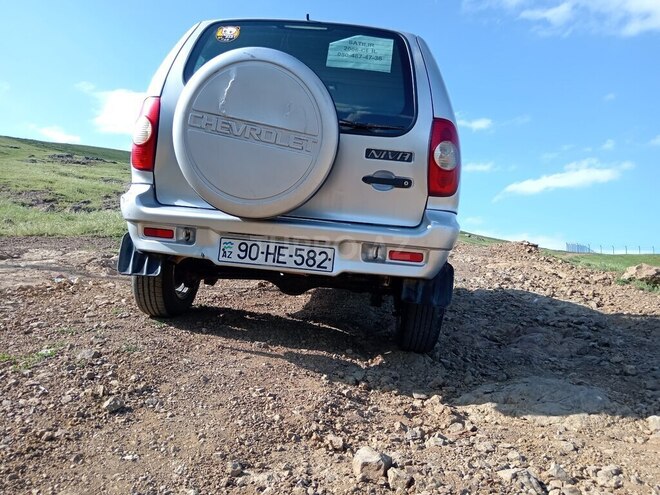 Chevrolet Niva-11