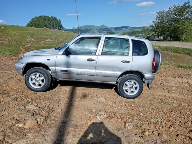 Chevrolet Niva-12