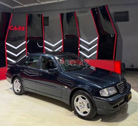 Mercedes C 200-1