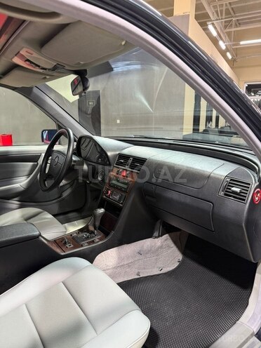 Mercedes C 200-13