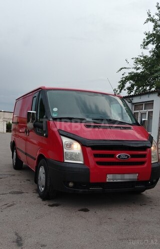 Ford Transit-7