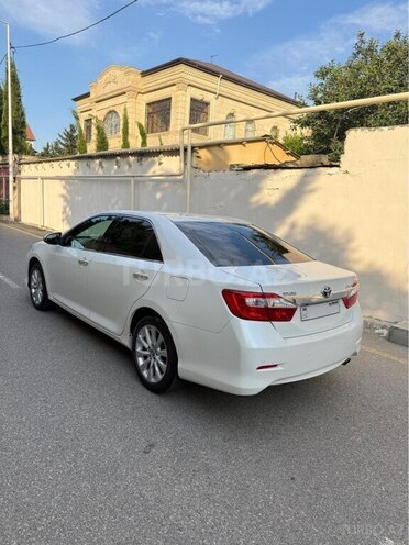 Toyota Camry-5