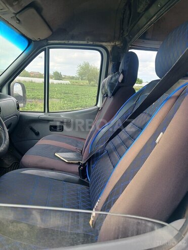 Ford Transit-6