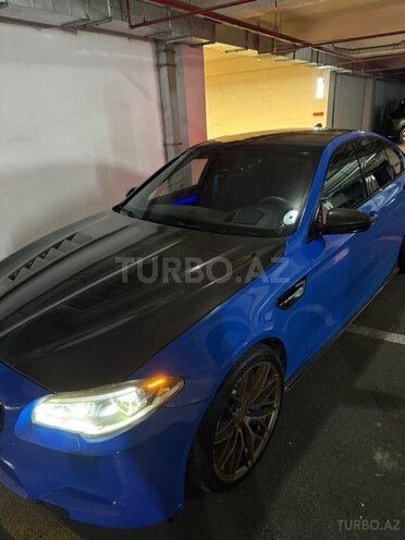 BMW M5-15