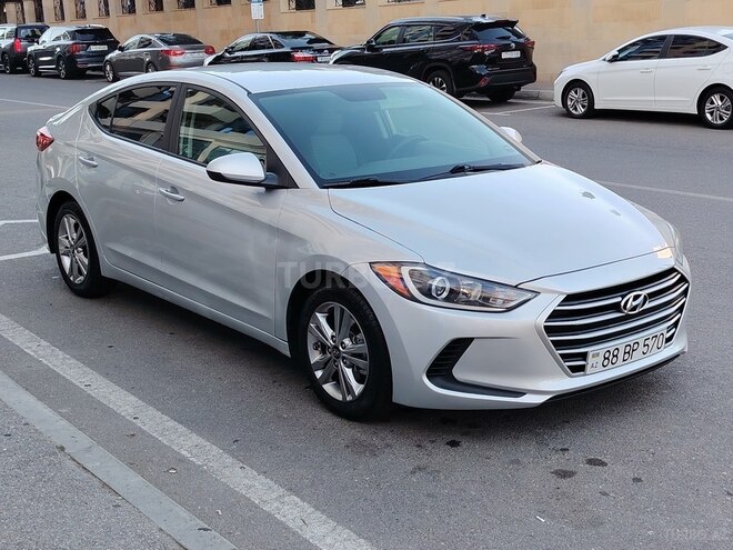 Hyundai Elantra-2