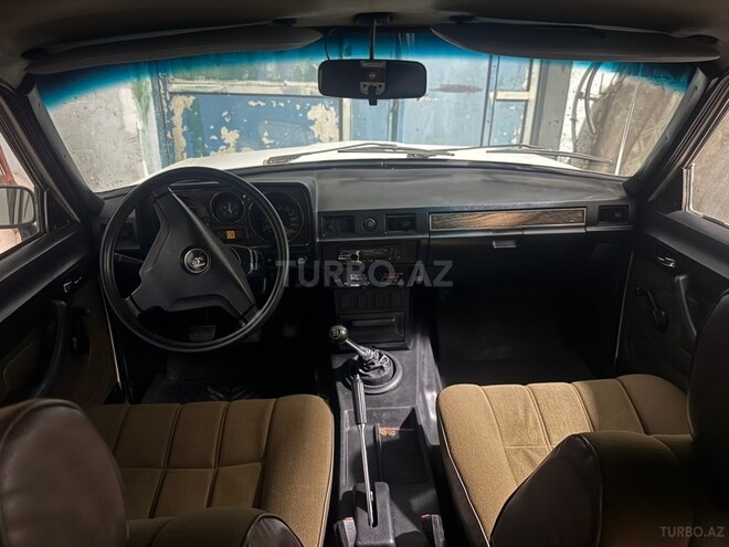 GAZ 24 "Volga"-9