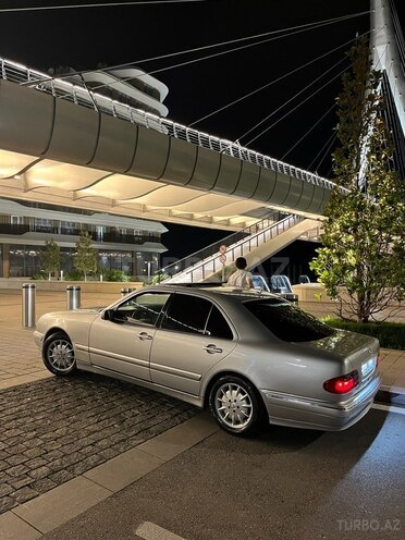 Mercedes E 240-10