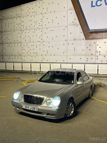 Mercedes E 240-12