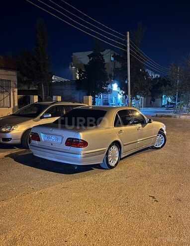 Mercedes E 240-7